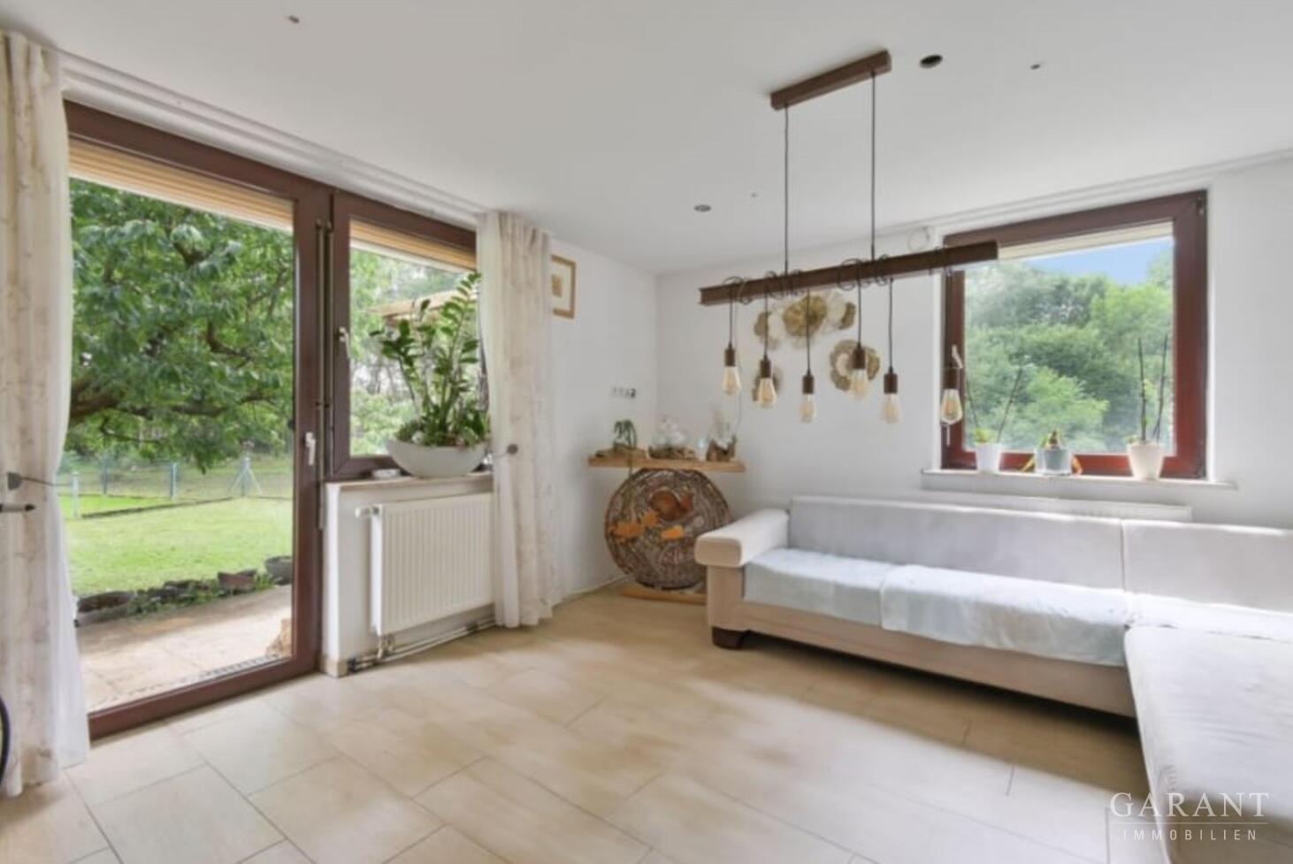 Gepflegtes Zweifamilienhaus mit großem Garten, Terrasse, Dachterrasse & Ausbaupotenzial in Scheßlitz – 96110 Scheßlitz, 96110 Scheßlitz – Vorschaubild 3