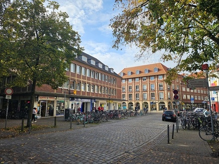 Großzügiges City-Ladenlokal am Eingang der Fußgängerzone Salzstraße mit 20 m Schaufensterfront
