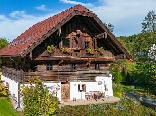 Bauernhaus am grünen Stadtrand