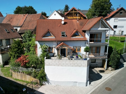 Freistehendes Einfamilienhaus mit sonniger Terrasse und geräumiger Garage in Steinbach am Glan