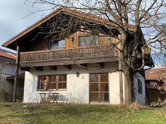 Gepflegtes Einfamilienhaus mit Garten, ideal für junge Familie