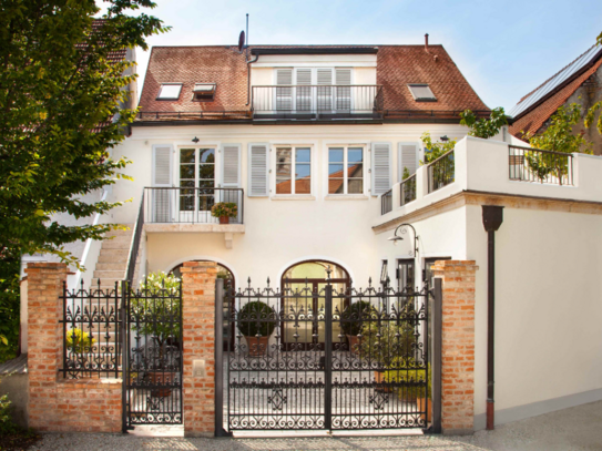 Architekturjuwel zum Wohnen & Arbeiten – Historisches Stadthaus nahe München