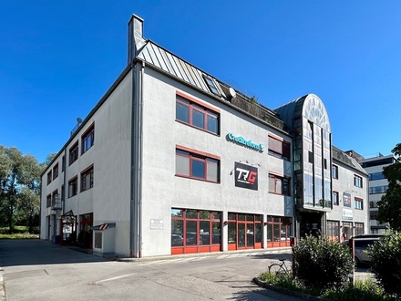 400 qm Lagerhalle mit 276 qm Büros im Aicherpark zu vermieten!