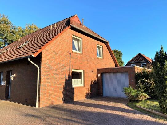 Bezugsfreie Doppelhaushälfte mit Garage und eigenem Garten in Aurich (OT Popens)