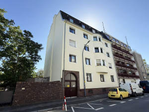 Umfangreich saniertes Mehrfamilienhaus mit 9 Top Wohnungen und großem Grundstück – 63075 Offenbach am Main, 63075 Offenbach am Main – Vorschaubild 3