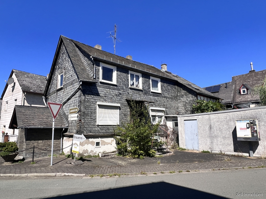 Sanierungsbedürftiges Einfamilienhaus mit Garage in Ransel