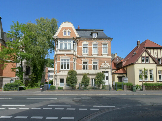 6468 - Einzigartige Gelegenheit: Sanierte Dachgeschosswohnung im begehrten Dobbenviertel