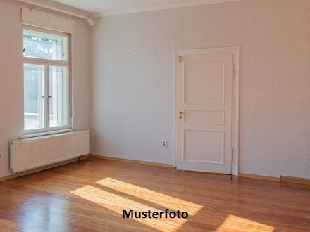Neuwertige 3-Zimmer-Wohnung mit Gartenanteil