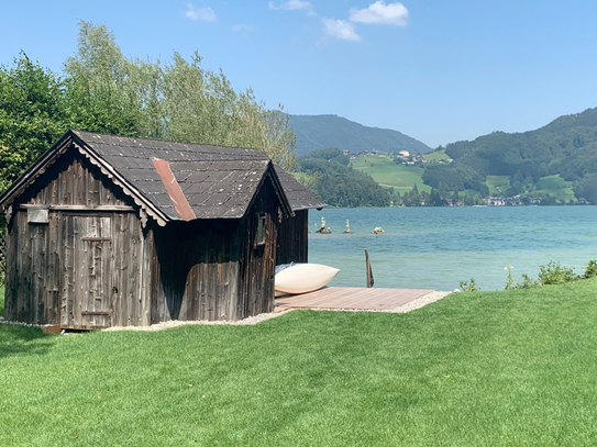 Platz an der Sonne am Mondsee! Privilegiertes Seeleben im Neubau Eck-Haus mit privatem Badeplatz