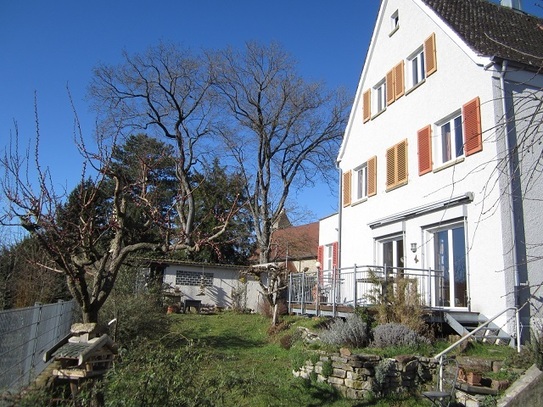 Freistehendes Einfamilienhaus mit Panoramablick über die Stadt, Neckar und Schloss