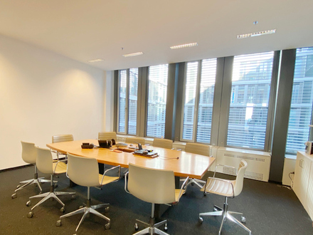 Bürofläche: Exklusive Büroeinheit mit flexibler Grundrissumgestaltung in bester Lage in München-Laim