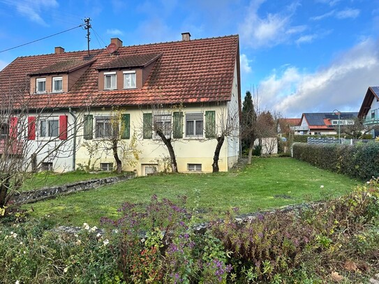 Sanierungsbedürftiges Einfamilienhaus (DHH) in schöner Lage von Wolpertshausen