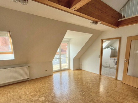 Freundliche Galeriewohnung mit Süd-West-Balkon, 96135 Stegaurach Blumenhof