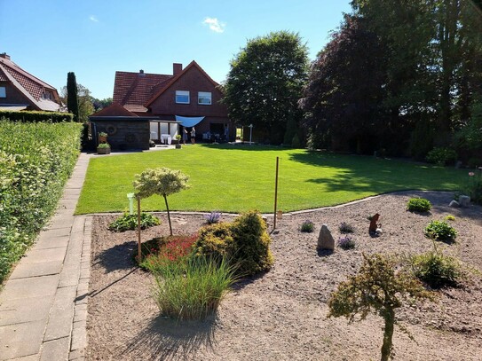 Freistehendes Ein,-Zweifamilienhaus mit tollem Garten in Cloppenburg