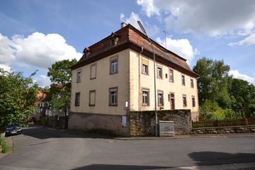 DENKMALSCHUTZ - STEUERN SPAREN FÖRDERUNGEN ERHALTEN Historisches Schloss mit teilsaniertem Nebengebäude