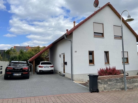 ImmobilienPunkt***TIP-TOP GEPFLEGTES NEUES HAUS MIT VIEL PLATZ IN DALHEIM!