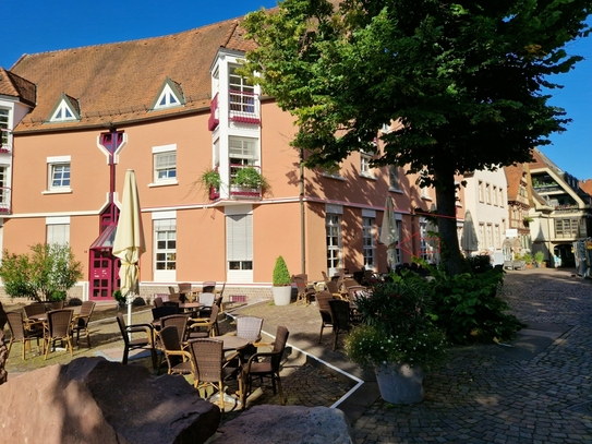 Vielfältig nutzbare Gastronomie in absolut zentraler Lage der Ettlinger Altstadt!