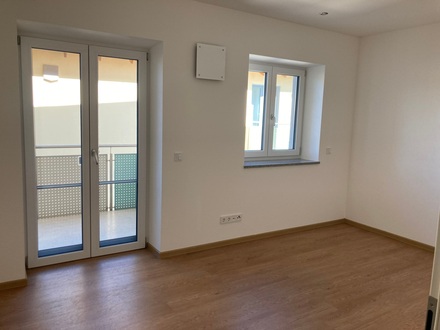 Moderne, helle 3-Zi-Wohnung m/Balkon 119qm