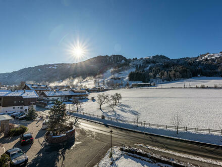 Grandiose Dachgeschosswohnung mit Blick auf die Streif