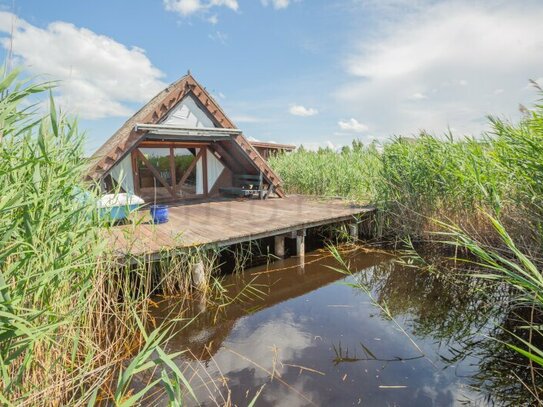 Sonnige und gepflegte Seehütte mit Landzugang in der Romantika I