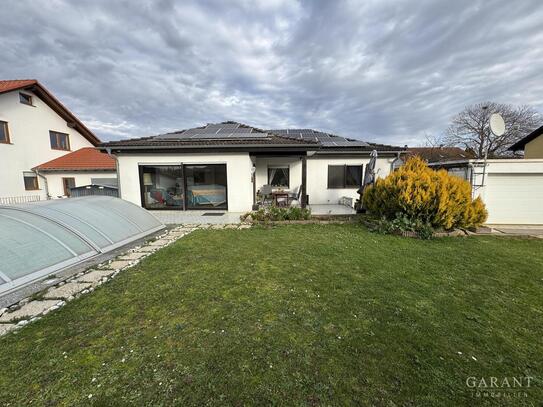 ** Schönes Einfamilienhaus mit Garten und Pool **