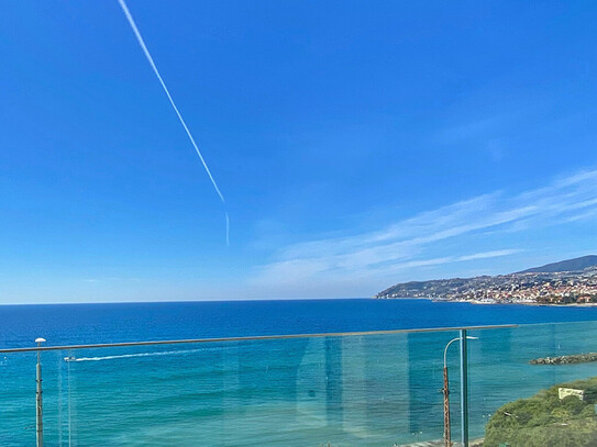 Wohnanlage mit Meerblick an der italienischen Riviera in Sanremo