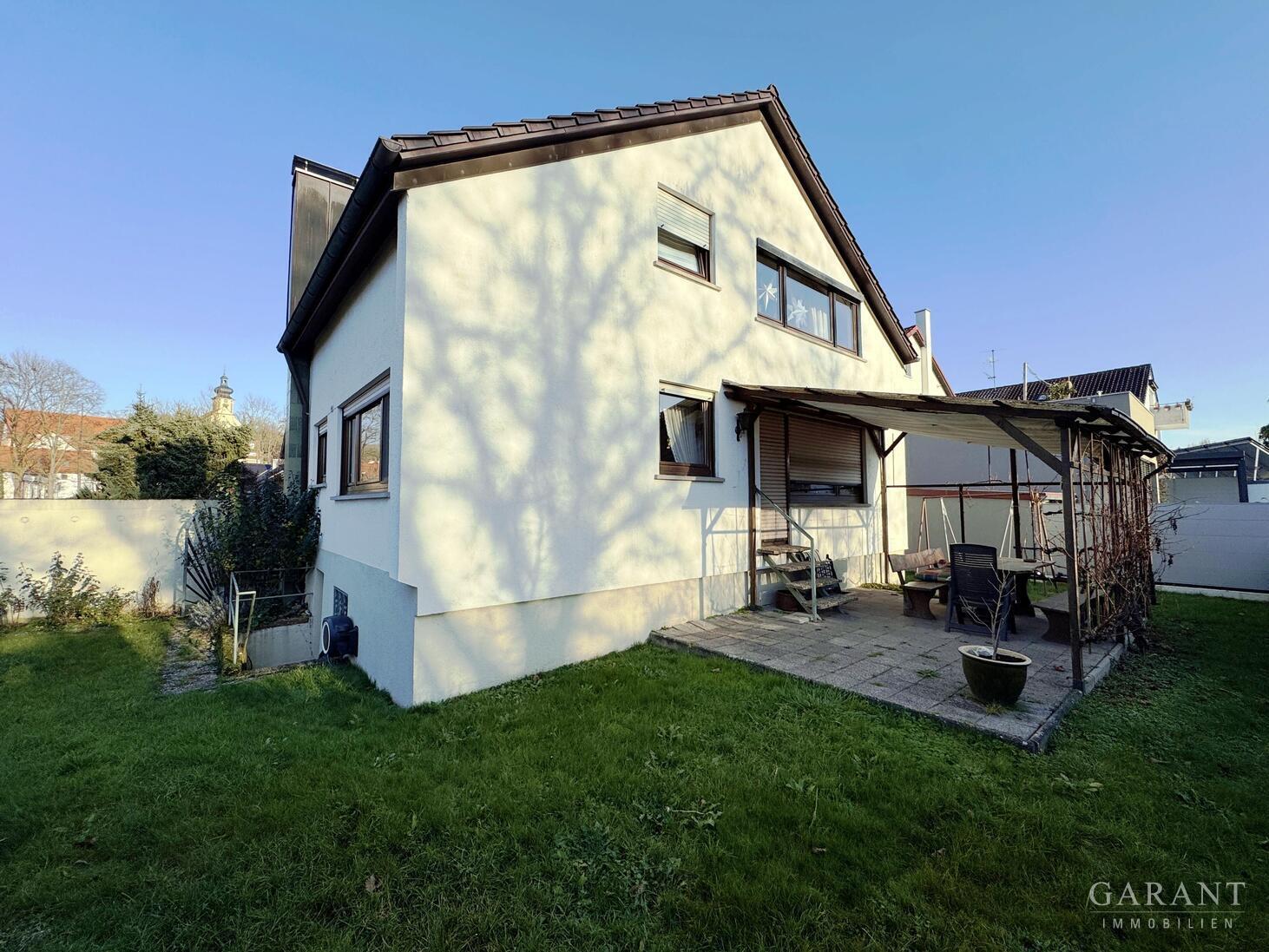 Raum für Familie & Zukunft - Haus mit Garten und drei Garagen – 74235 Erlenbach, 74235 Erlenbach – Vorschaubild 2