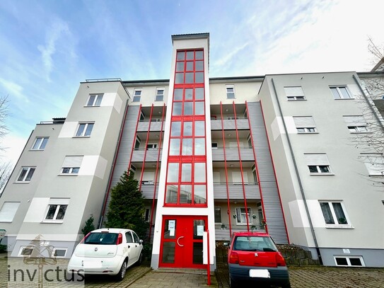 Helle DG-Wohnung mit Aussicht! Dachterrasse und TG-Stellplatz inkl.