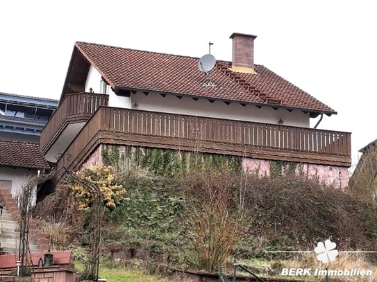 BERK Immobilien – Gemütliches Einfamilienhaus mit idyllischem Ausblick in Seckmauern