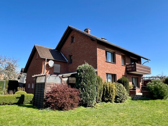 Solides Zweifamilienhaus mit Gartenidylle in Löhne-Mennighüffen!