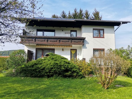 Zweifamilienhaus in grüner, ruhiger Siedlungslage in Attnang-Puchheim