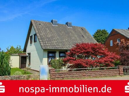 Einfamilienhaus mit Doppelcarport und großzügigem Grundstück in beliebter Lage im Ortsteil Mehlby!