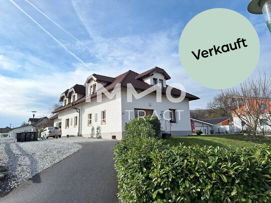 Wohnhaus mit Einliegerwohnung und Gartenhaus mit Donaublick