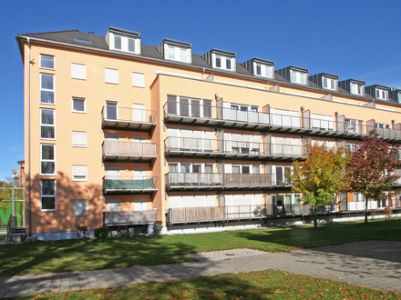 Modern möbliertes Studenten-Appartement mit Südbalkon in U-Bahn-Nähe - bezugsfrei !