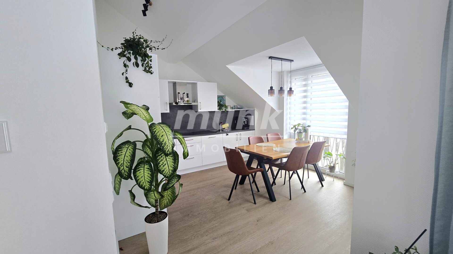                                                               Helle Dachgeschosswohnung in Ehingen                                                       in Ehingen (Augsburg)