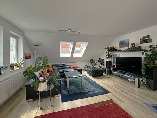 Sonnige DG-Wohnung mit großem Balkon in Hegnach