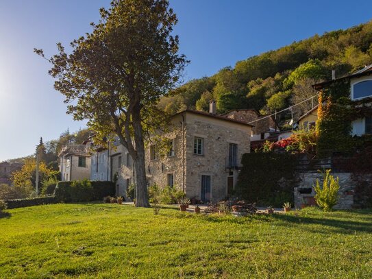 Fantastische Villa in Pieve di Teco mit spektakulärer Aussicht und privatem Garten