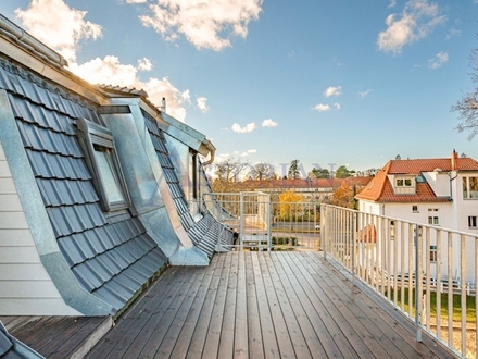 Genießen Sie den malerischen Ausblick von Ihrer atemberaubenden Dachterrasse