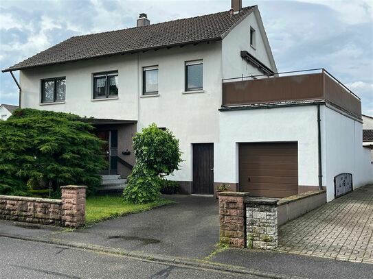 Charmantes 2-Familienhaus mit großem Garten in ruhiger Lage