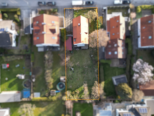 Verwirklichen Sie Ihren Traum vom Eigenheim - Baugrundstück mit Altbestand