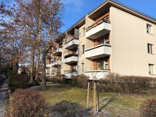 Helle 3 Zimmer-Wohnung in begehrter und grüner Wohnlage, Süd-West-Balkon, Einbauküche