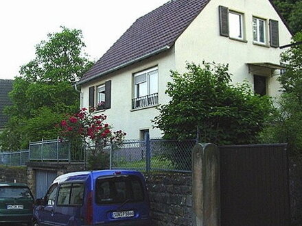 1 Familienhaus ca. 150qm auf 1.070qm Grund an der Weinstr. Nähe Landau,