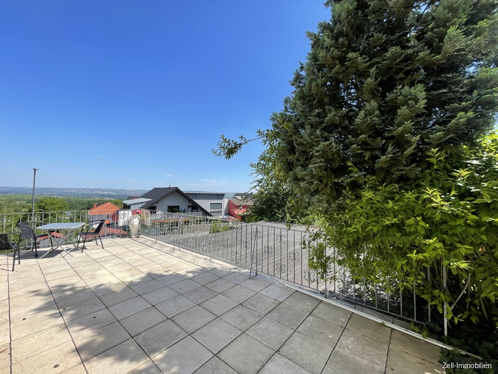 Preisreduzierung! Schönes Einfamilienhaus in beliebter Wohnlage von Rüdesheim zu verkaufen – 65385 Rüdesheim am Rhein / Windeck, 65385 Rüdesheim am Rhein / Windeck – Vorschaubild 2