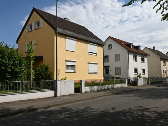 Zweifamilienhaus in zentraler Lage von Weingarten