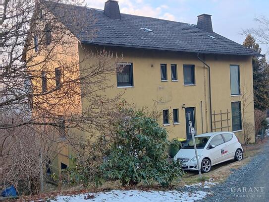 Herrliche Lage, mitten in der Natur steht dieses Zwei- bis Dreifamilienhaus !