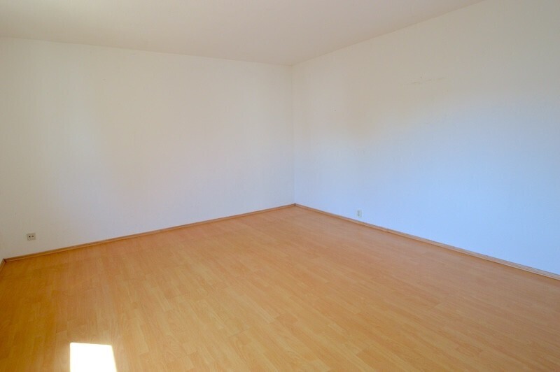 Falanga Immobilien - 1-2 Fam.Hs. mit vielfältigen Möglichkeiten & tollem Hof-/Gartenbereich in Bud. – 55257 Budenheim, 55257 Budenheim – Vorschaubild 3