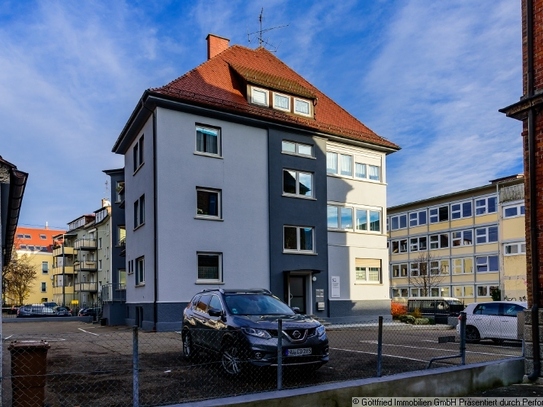 Helle und großzügige Dachgeschosswohnung mitten in der Ulmer Innenstadt