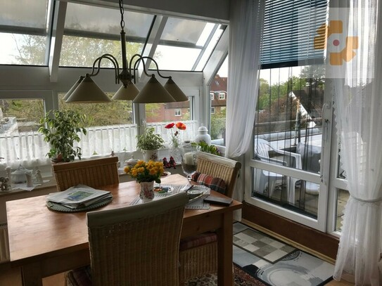 Attraktive Wohnung mit Wintergarten und Balkon