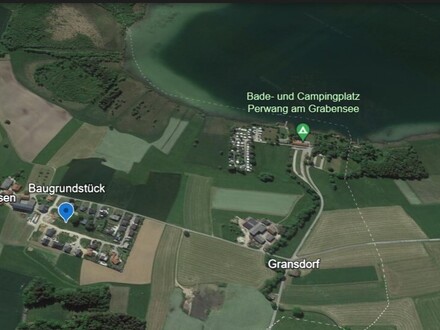 einzigartiges Baugrundstück in Perwang am Grabensee