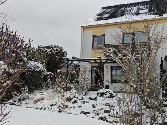 Ihr neues Zuhause: Charmantes Reihenendhaus in Friolzheim